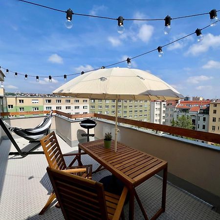 1 Bedroom Apartment With Terrace And Free Parking Near Metro ปราก ภายนอก รูปภาพ